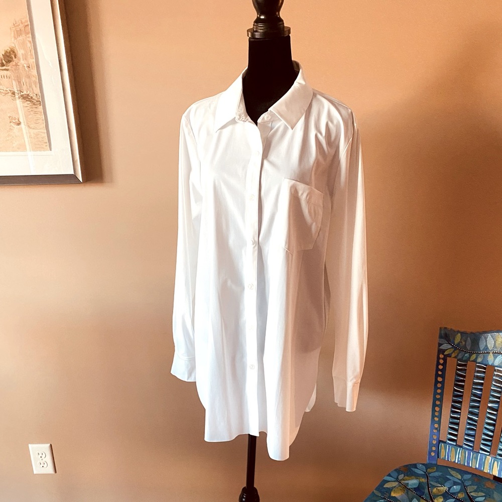 Lysse white button down long sleeve blouse, tunic length, Size Large